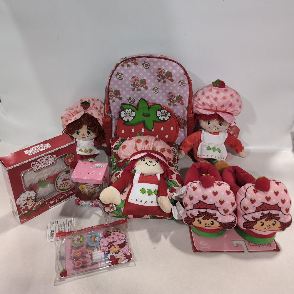 Strawberry Shortcake Bundle Slippers sz 7/8, 2 dolls, pillow, backpack & more - Picture 1 of 7